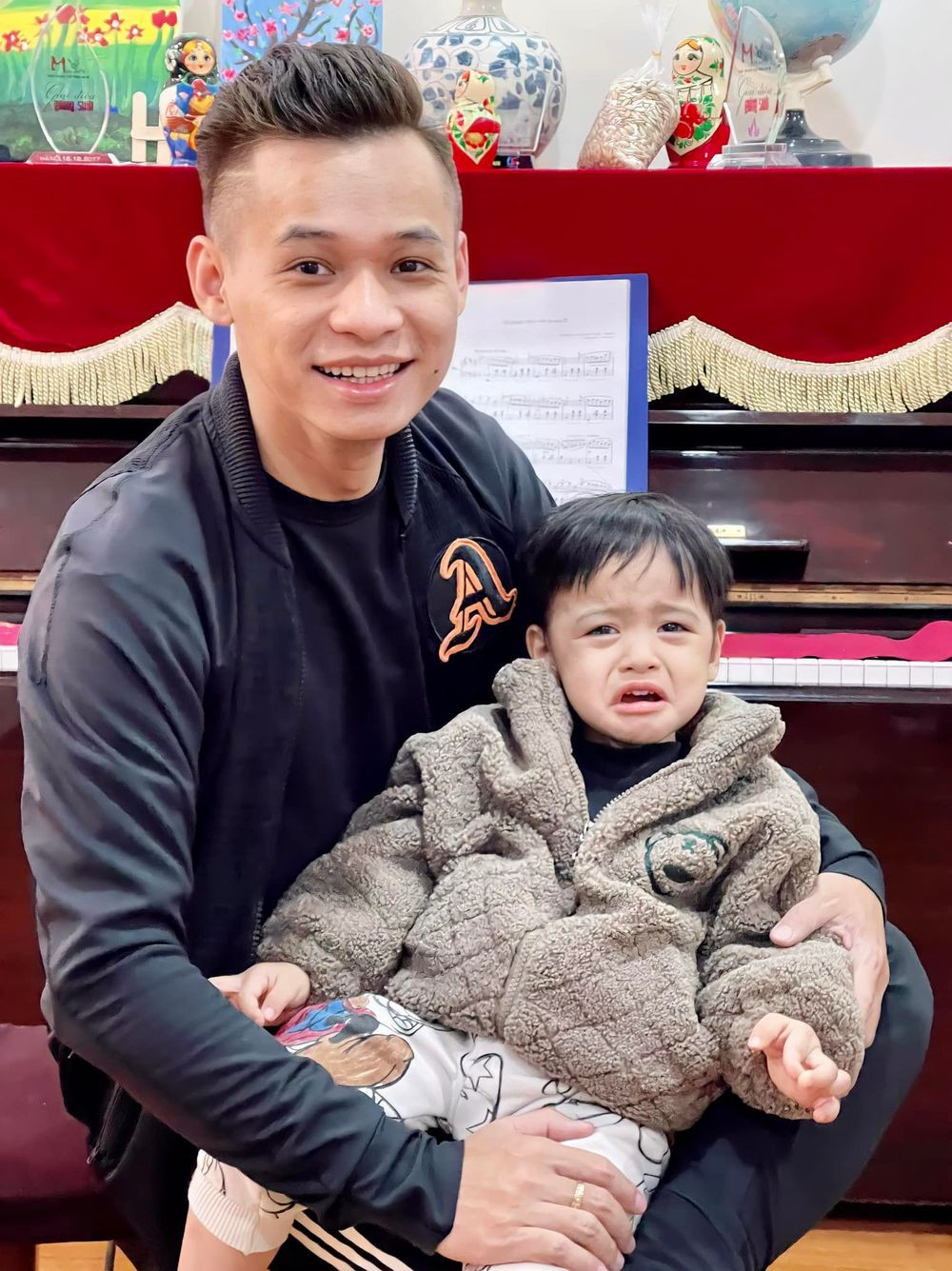 Sau khi kết hôn với "bà chủ kênh" Trang Mixi, gia đình Độ Mixi đón 2 thành viên bé là Tùng Sói và Cáo Nhu Nhi.