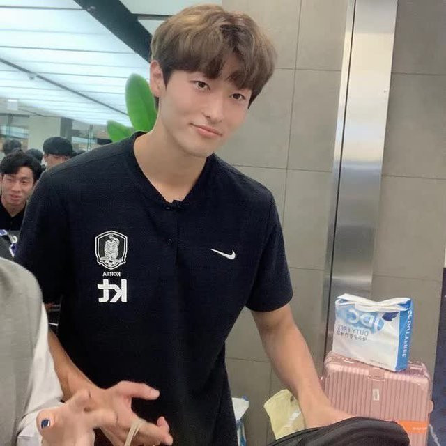 Được biết, CLB mà Cho Gue-sung đang đầu quân là một trong những đội bóng đang chơi ở K-League, giải bóng đá lớn nhất Hàn Quốc.