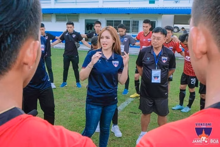 Tiếc rằng U23 Lào chưa thể đột phá qua giới hạn, nhận kết quả thua 0-2. Song việc đi tới bán kết cũng là một thành công lớn. Vì vậy họ đã nhận được 100 triệu Kíp, bao gồm khoản thưởng 40 triệu vì những kết quả tốt ở vòng loại U23 châu Á.