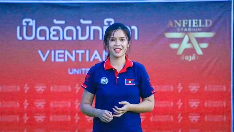 Ban đầu, Pijika làm điều phối viên cho đội bóng mới thành lập Dragon King FC, sau đó trở thành Chủ tịch của Vientiane United, phụ nữ Lào đầu tiên ngồi ở vị trí cao nhất một CLB bóng đá.