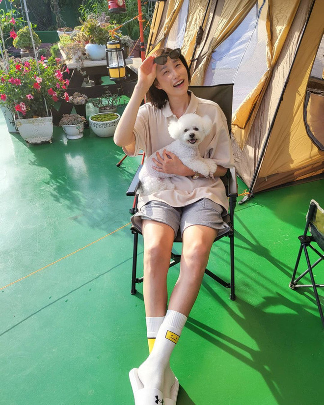 Nữ vận động viên xinh đẹp còn ẵm được nhiều giải cá nhân như: Giải thưởng gương mặt mới, Vua ghi điểm, VĐV xuất sắc nhất. Cho đến hiện tại, người hâm mộ nước nhà tự hào đặt cho cô đội trưởng biệt danh là "người gánh team" sau vô số những lần thi đấu xuất sắc của Yeon Koung.