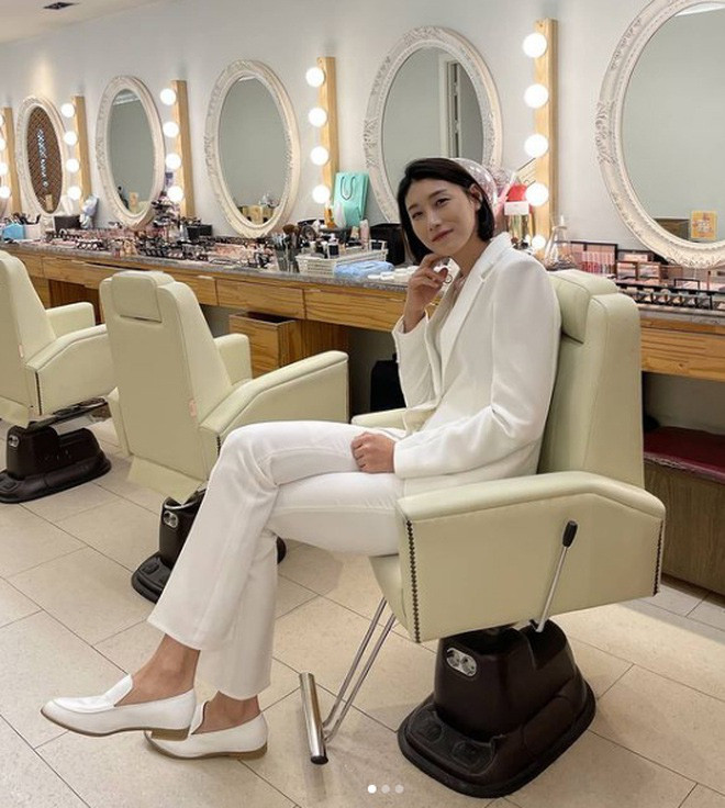 Thực tế, trong những năm trung học, Yeon Koung chỉ cao 1m70 nên suýt nữa thì cô phải từ bỏ đam mê, chuyển sang chơi bóng đá.