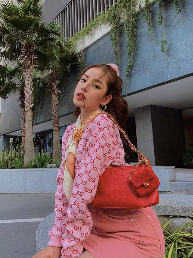 Nhìn lại hành trình nhan sắc sau hơn 10 năm được công chúng biết đến của Chi Pu, không ít người sẽ phải ngạc nhiên vì những thay đổi của cô.