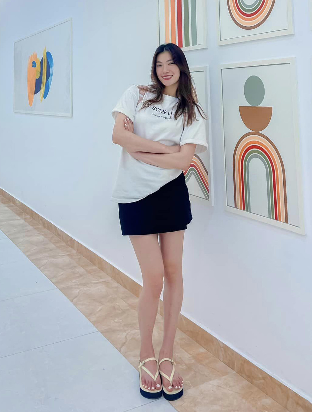 Ngoài đam mê với bóng chuyền, Yến Nhi hiện theo học tại Đại học Sư phạm Thể dục Thể thao Hà Nội.