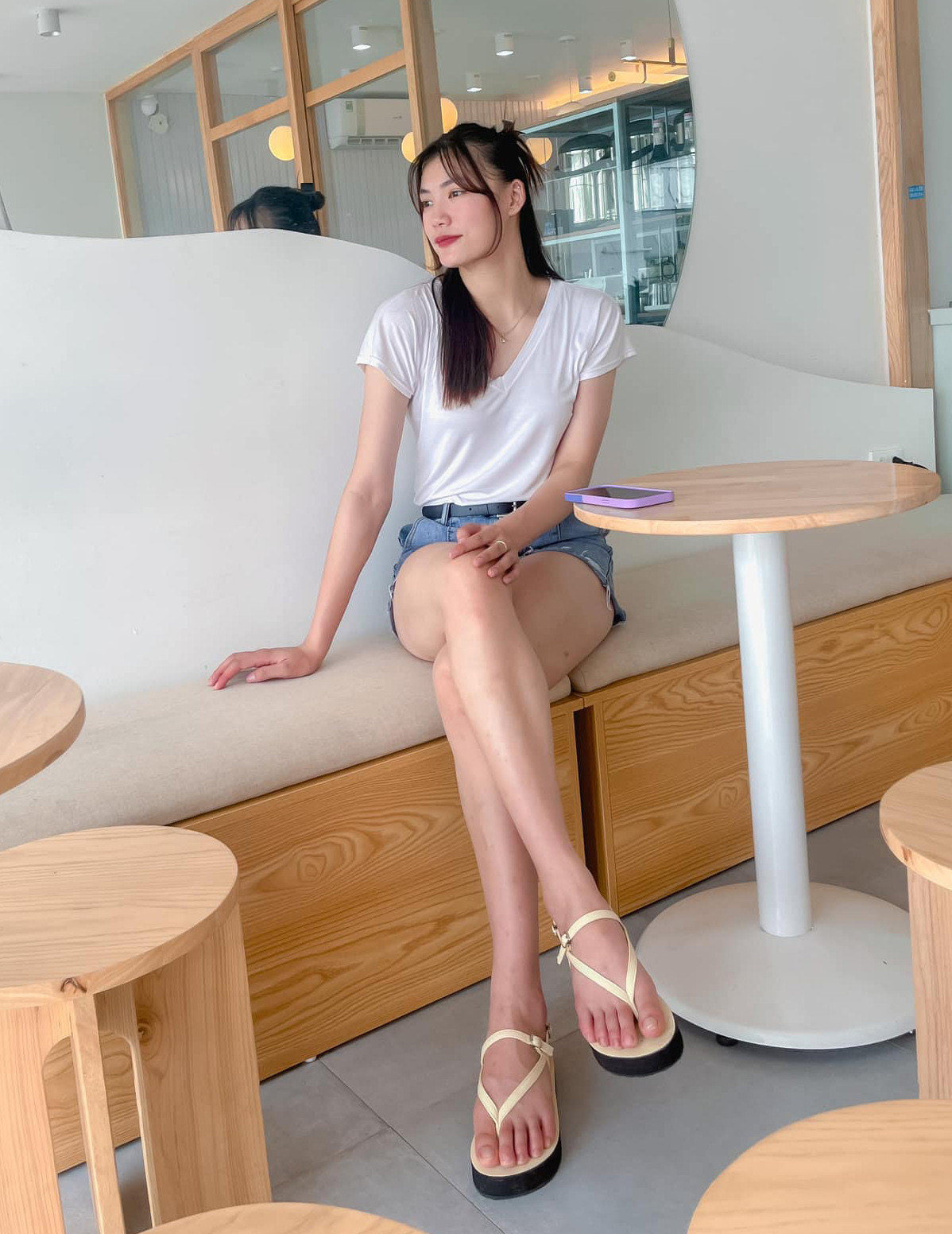 Vi Thị Yến Nhi cùng Lê Thanh Thúy, Đinh Thị Thúy, Phạm Thị Hiền, Phạm Thị Nguyệt Anh, Võ Thị Kim Thoa, Nguyễn Lý Thụy Vi, Nguyễn Thị Ninh Anh và Hoàng Thị Thảo vừa được bổ sung cho tuyển bóng chuyền nữ Việt Nam tham dự chặng 2 SEA V-League 2023.