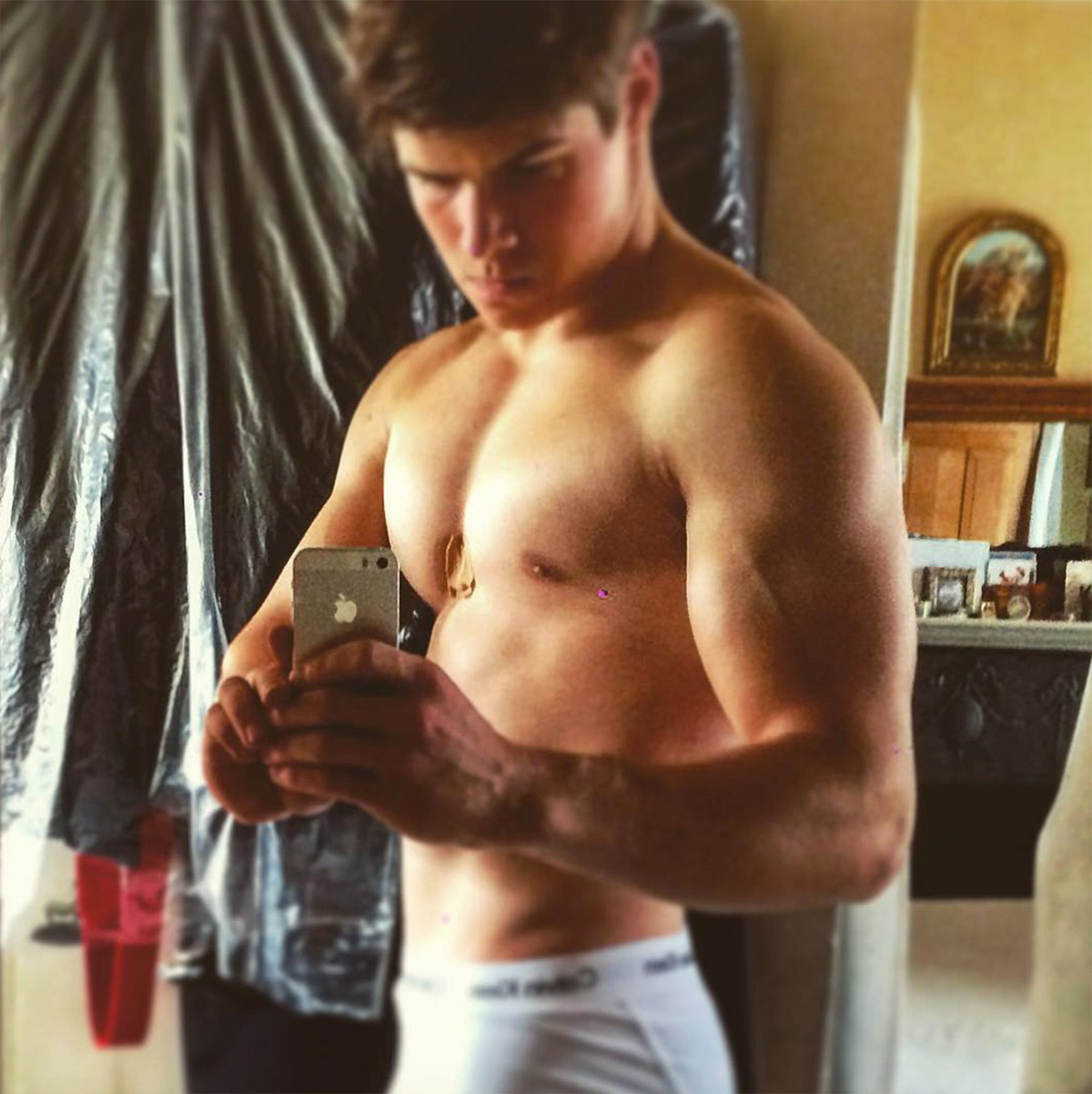 Vào năm 2020, Arthur cùng với các đồng đội của mình đạt kỷ lục thế giới với thành tích là đội trẻ nhất từng vượt qua thử thách chèo thuyền GB.