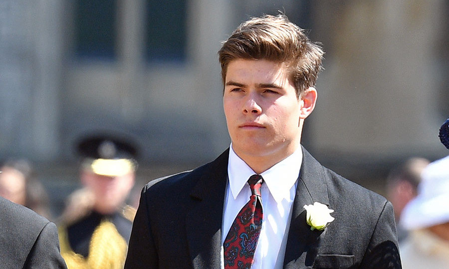 Tuy là sinh viên nhưng Arthur đã có nhiều thành tích đáng ngưỡng mộ. Nam thanh niên là một vận động viên đua thuyền.