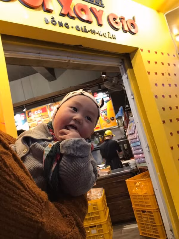 Chính bởi sự dễ thương của mình mà bố mẹ Bíp nhận được vô vàn lời giành nhau chọn làm con rể tương lai.