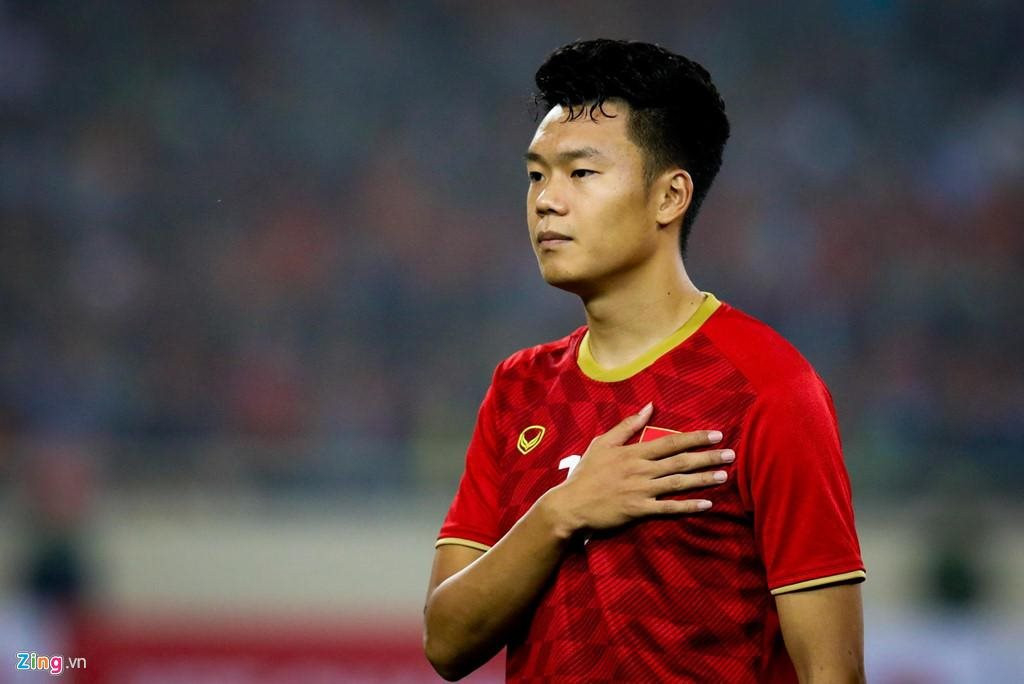 Thành Chung được đánh giá cao nhờ chiều cao lợi thế cùng khả năng đọc tình huống bóng bổng, giống với 2 người đàn anh cùng CLB là Duy Mạnh và Đình Trọng. Ảnh: Zing