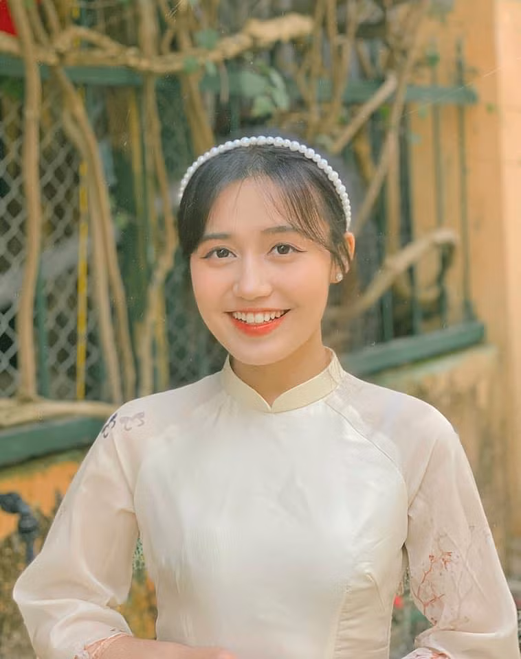 Chia sẻ về quyết định tham gia Nóng Cùng World Cup 2022, Hạnh cho biết: "Mình biết đến chương trình qua một vài người bạn nhưng lúc đó mình thấy bản thân còn thiếu rất nhiều yếu tố như hình thể, kiến thức thể thao và các kỹ năng khác nữa. Tuy nhiên thiếu những điều trên bao nhiêu thì mình lại muốn được thử sức bấy nhiêu. Mình cũng là kiểu người dám làm, dám xông pha nên quyết tâm cho bản thân một cơ hội mới".