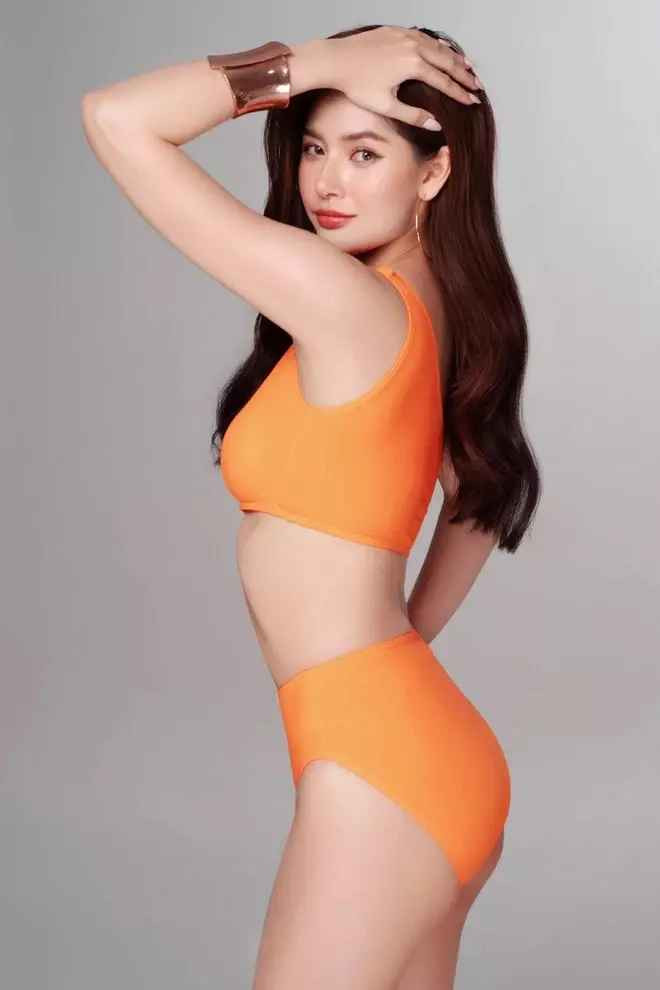 Việc Thu Uyên bất ngờ "rẽ hướng" làm MC của VTV khiến nhiều người vô cùng bất ngờ.