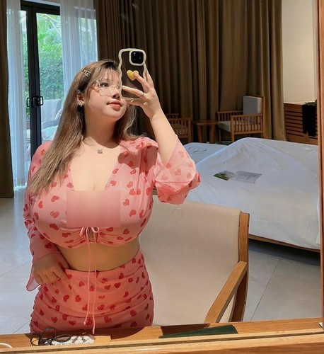 Thu Trang khẳng định: "Mấy đứa mà ghét tao thì tao cảm ơn luôn đấy. Cũng may là tao thỉnh thoảng quan tâm bọn mày cho vui nhộn thêm comment thôi. Chứ chúng mày chẳng ảnh hưởng gì đến cuộc sống của tao luôn".