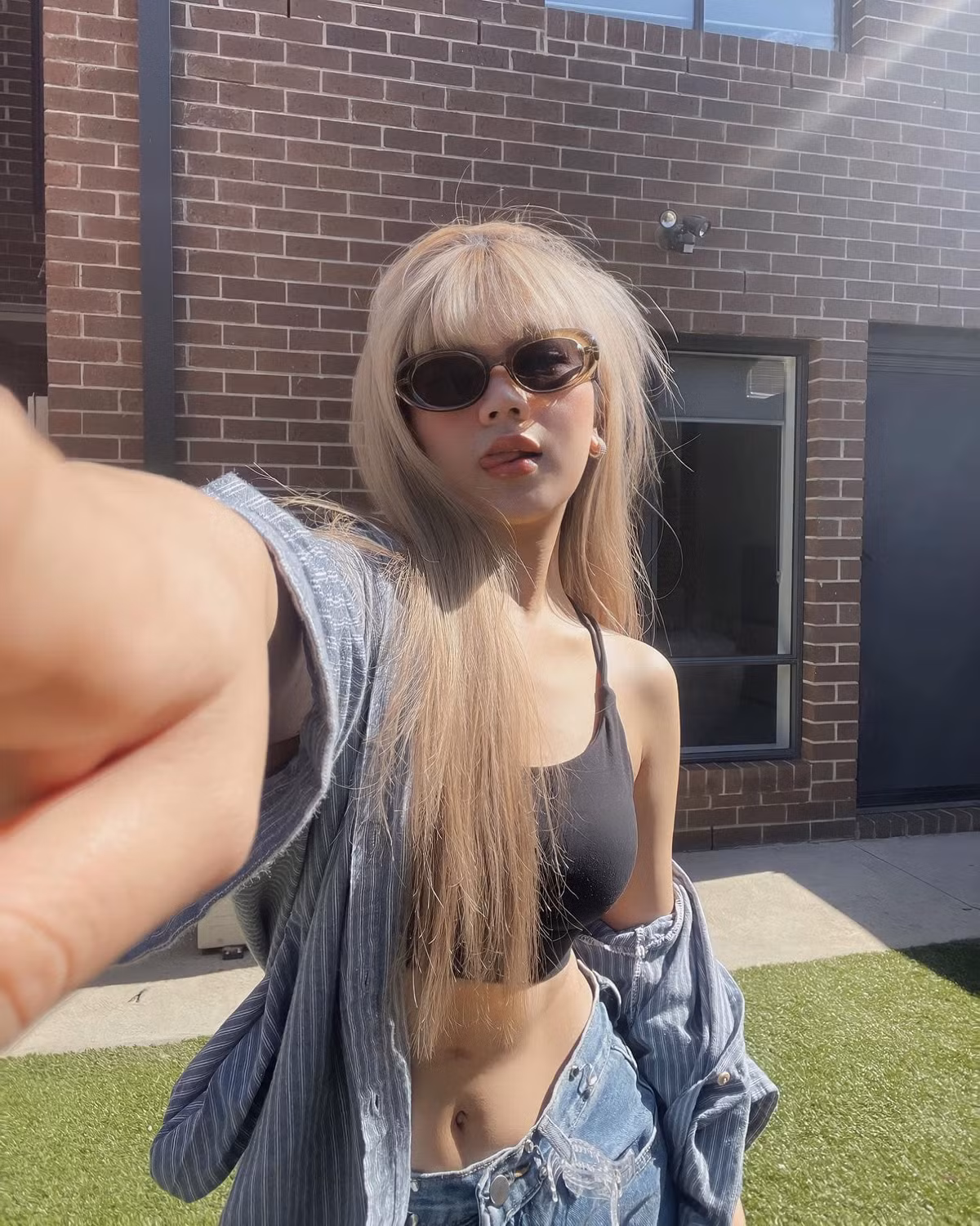 Ngoài sự năng động, khoẻ khoắn, style thời trang của Bảo Hân Helia cũng khá nữ tính với váy vóc bánh bèo "tung trời".