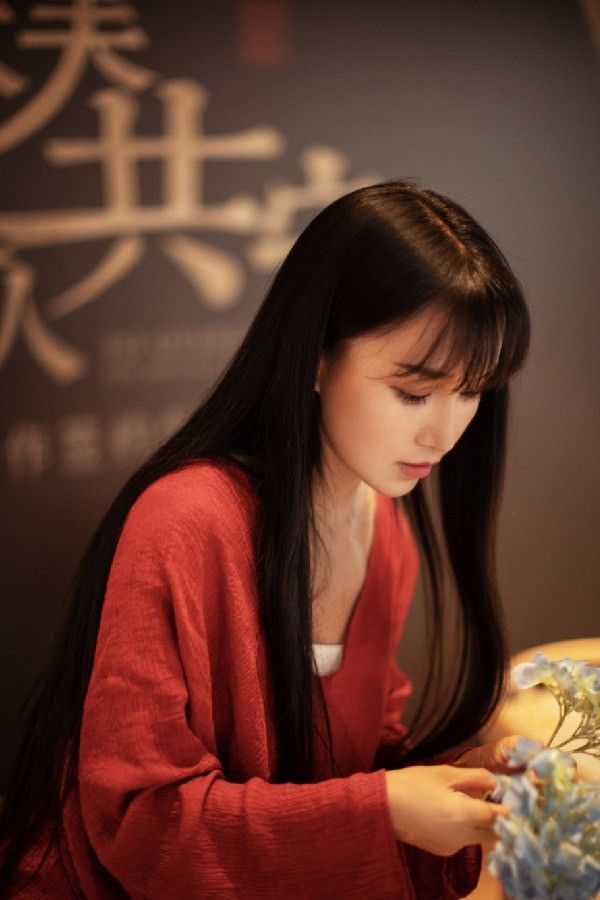 Nhờ cách xây dựng nội dung nhẹ nhàng dễ đi vào lòng người cùng vẻ đẹp thuần khiết của Youtuber Lý Tử Thất mỗi khi xuất hiện, các video đều nhận được sự quan tâm rất lớn.