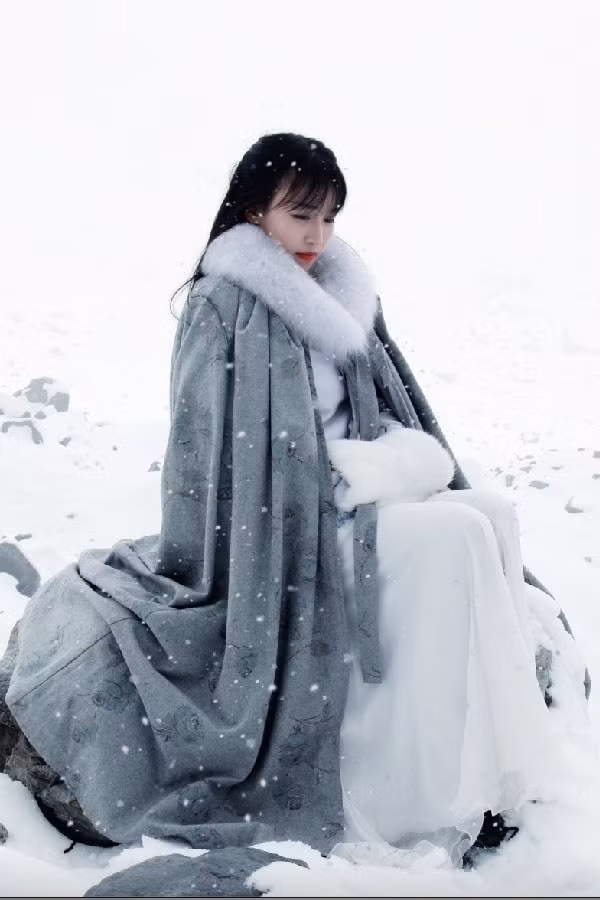 Riêng kênh YouTube mang tên Lý Tử Thất đã nhận được 17 triệu lượt đăng ký chỉ sau 1 thời gian ngắn thành lập và ngày 1/2021, tổ chức Guinness Thế giới công nhận đây là "Kênh YouTube Trung Quốc được đăng ký nhiều nhất".