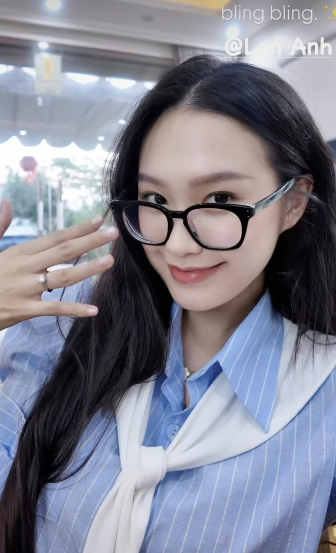 Dù có là tiểu thư Hà thành với phong thái tao nhã thì cô nàng cũng sợ bị chó đuổi như bao người thôi.