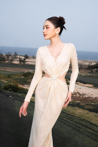 Đan Tiên nghĩ rằng, bà là người đã dang tay đón nhận, nuôi dưỡng cháu gái nên người thì tại sao cô không thể nhận một đứa con nuôi và nuôi dạy nó trở thành một người tốt? Về suy nghĩ con ruột bao giờ cũng tốt hơn con nuôi, Tiên cho rằng quan điểm đó không hoàn toàn đúng.