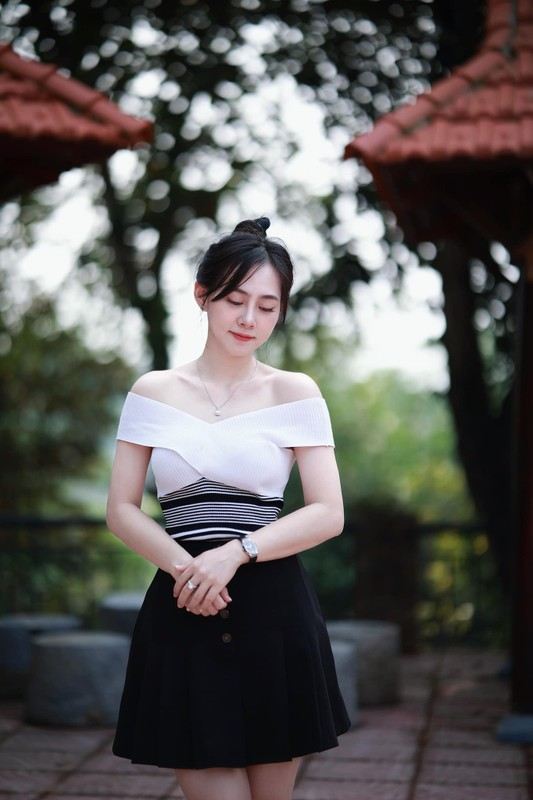 Ở tuổi 28, dù đã trải qua 2 lần sinh nở nhưng Yến Xôi vẫn khiến hội bà mẹ bỉm sữa phải ghen tỵ vì thân hình quyến rũ, vóc dáng chuẩn chỉnh.