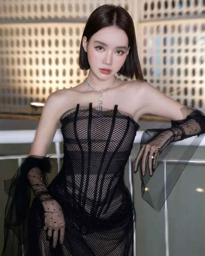 Ngược lại, những ai đã từng có kinh nghiệm hay trải qua phẫu thuật thẩm mỹ lại bày tỏ vẫn có thể đạt tới mức giá này.