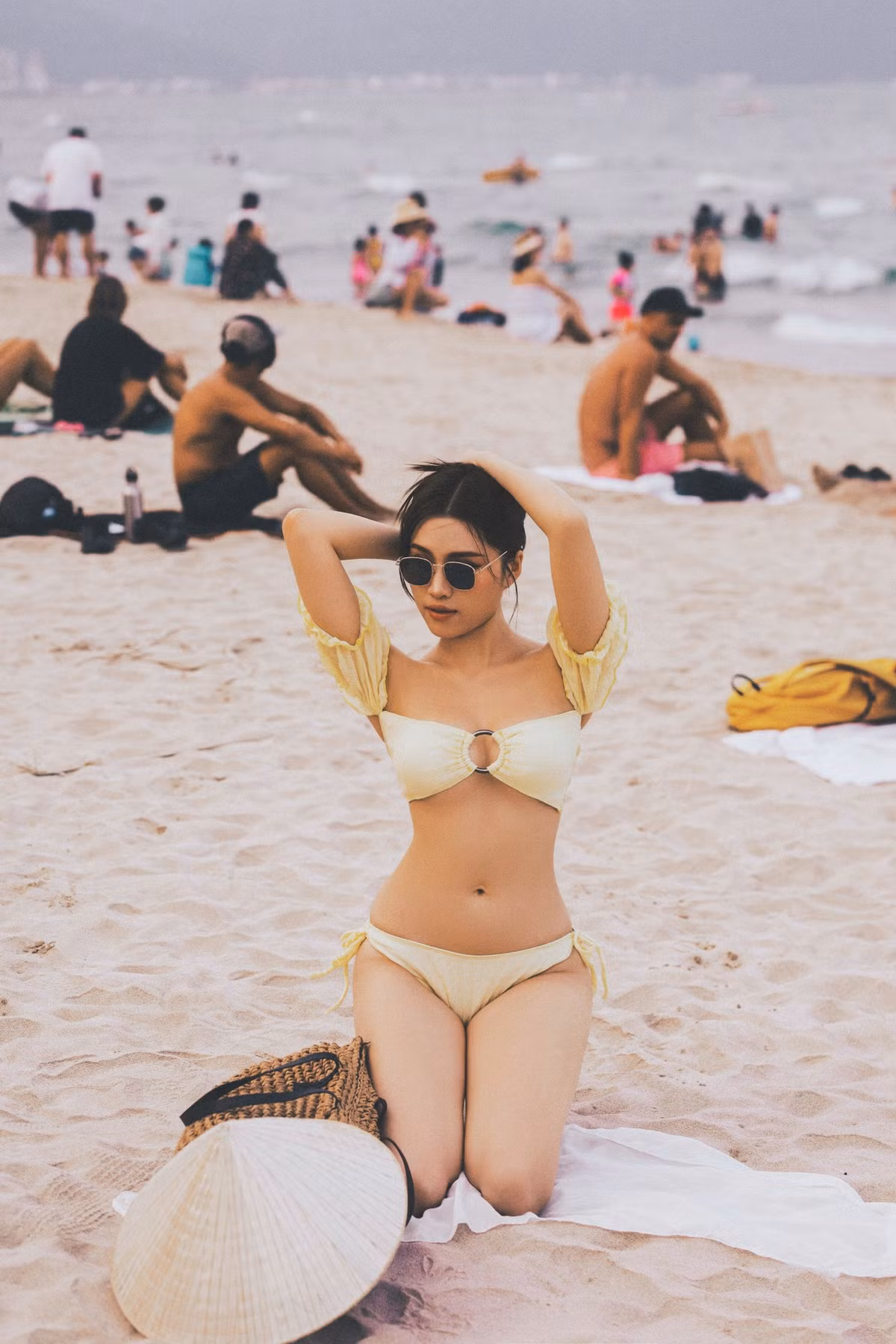 Với lợi thế về hình thể, nữ MC “chân dài nhất Việt Nam” nhận về vô vàn những bình luận khen ngợi từ netizen.