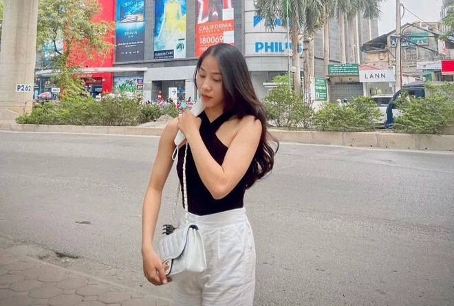 “Tự bản thân mình cũng thấy theo bóng đá là quyết định táo bạo. Trong gia đình, mình là con gái duy nhất nên ngay từ đầu gia đình không ủng hộ. Sau đó, có lẽ mọi người thấy được sự thích thú và nỗ lực của mình với bóng đá nên cũng chọn tôn trọng lựa chọn của mình”, Bảo Trâm bộc bạch.