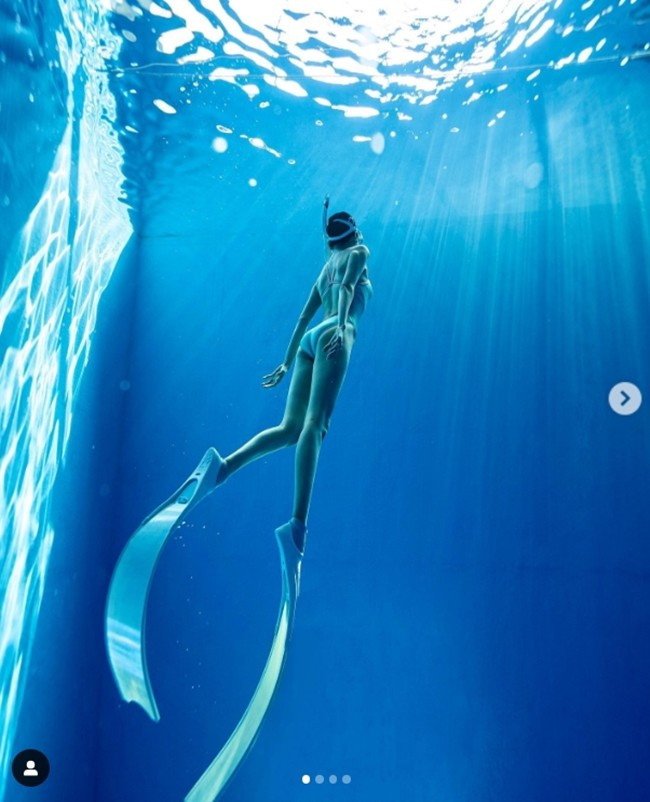 Alist Mary có niềm đam mê với rất nhiều môn thể thao. Người đẹp từng là thợ lặn chuyên nghiệp trước khi gắn bó với nghề mẫu.