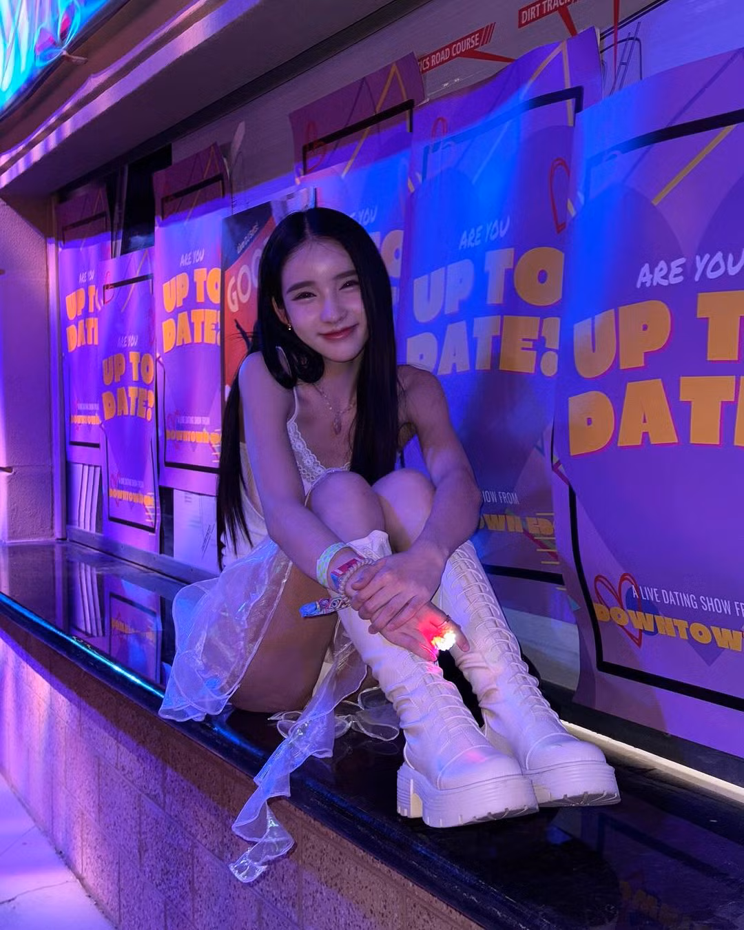 Thậm chí, có ý kiến cho rằng, Yoshi Rinrada Thurapan hoàn toàn có thể thay thế được vị trí của Nong Poy - mỹ nhân chuyển giới thành công nhất ở Thái Lan.