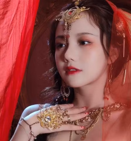 Nữ coser phủ nhận: "Không, tôi nhìn thấy em bé và muốn nó, nó thực sự dễ thương!".