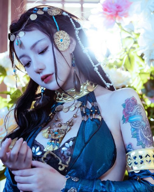 Đối với điều này, Lolita nói: "Xin hãy nghĩ cách giải quyết cho tôi! Tôi sẽ hậu tạ".