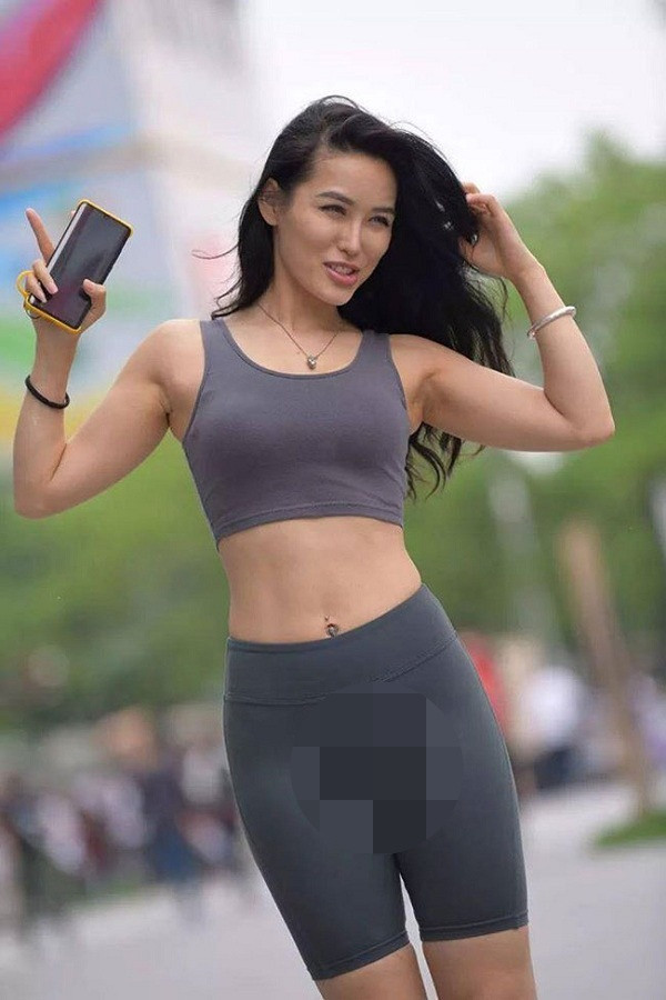 Vì những sự cố trang phục trong phòng gym mà những hình ảnh kém duyên bị lan truyền chóng mặt trên mạng xã hội.