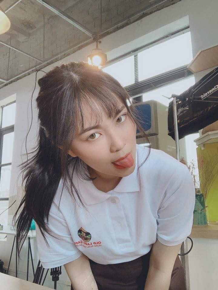 Chứng kiến hình ảnh tóc đen của nữ streamer Misthy, CĐM liên tục khen ngợi nhan sắc ngọt ngào và có phần… thắm nhẹ của cô nàng.