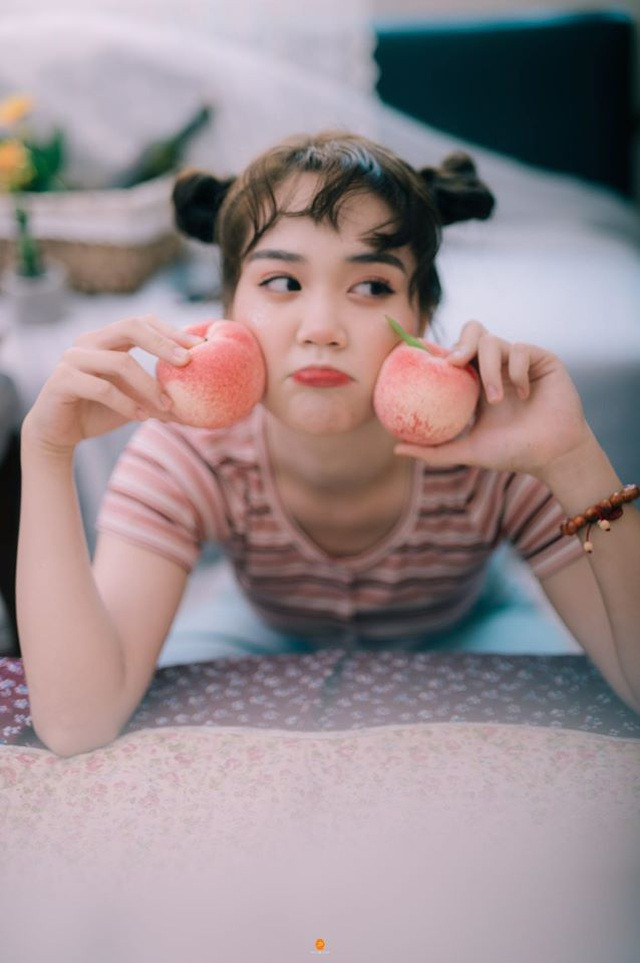 Những ngày không đến trường do ảnh hưởng của dịch bệnh COVID-19, Thúy Quỳnh cho biết cô dành thời gian ở nhà để trau dồi thêm ngoại ngữ, tìm hiểu các kiến thức về làm đẹp và dành nhiều thời gian hơn cho gia đình.