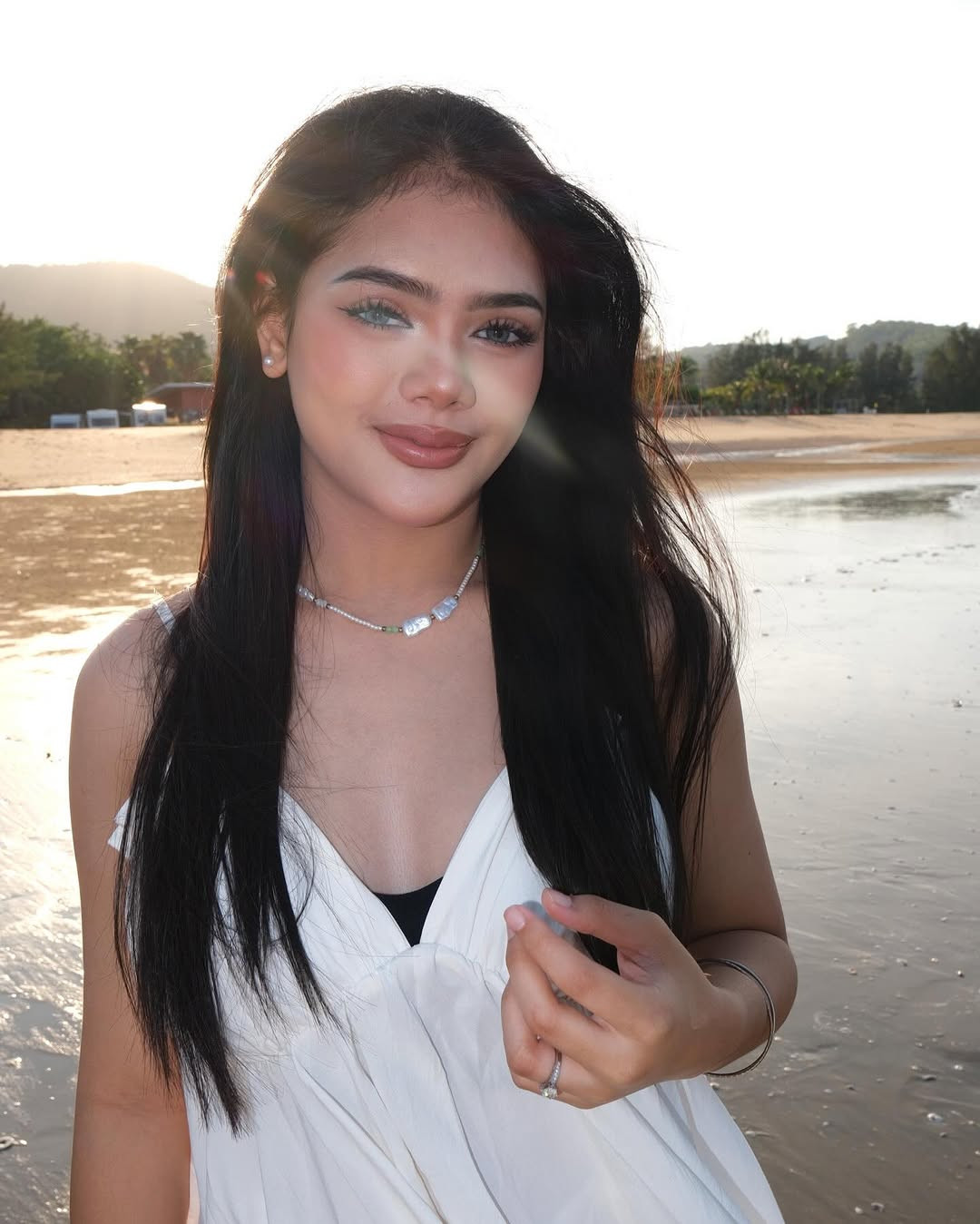 Aida bắt đầu tập Muay Thai từ lúc 7 tuổi theo các anh chị của mình. Cảm thấy đây là môn võ thú vị nên cô đã theo đuổi và trở thành võ sĩ.