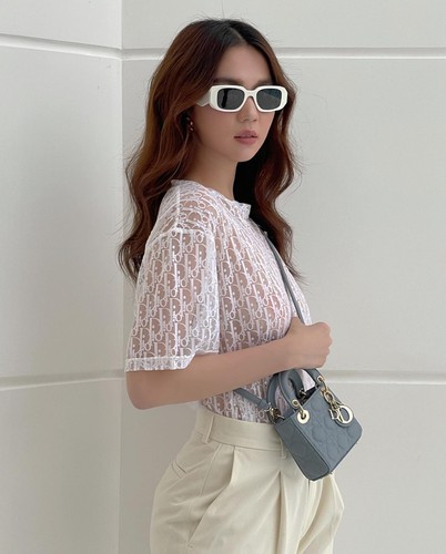 Để lấy lại phong độ, Ngọc Trinh đã không ngừng tự áp mình vào chế độ tập luyện ăn uống khoa học. Cô còn tạo ra thử thách cho các fan, để cùng truyền cho nhau động lực và có được vóc dáng đẹp.