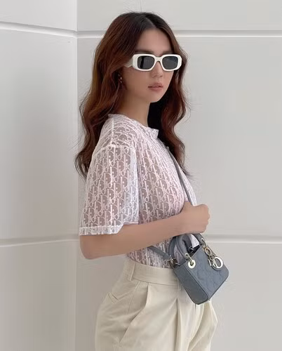 Để lấy lại phong độ, Ngọc Trinh đã không ngừng tự áp mình vào chế độ tập luyện ăn uống khoa học. Cô còn tạo ra thử thách cho các fan, để cùng truyền cho nhau động lực và có được vóc dáng đẹp.