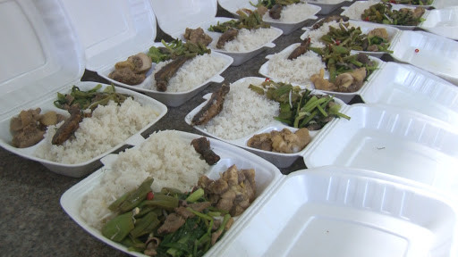 Trong khi đó, một số khác lại trách cứ những người đang cách ly rằng đòi hỏi thái quá trong khi đất nước đang phải gồng mình chống dịch.