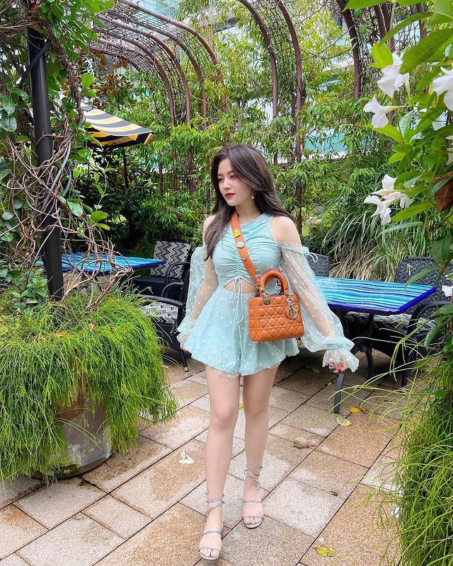 Dù đã 33 tuổi nhưng Ông Thoại Liên vẫn sở hữu bề ngoài vô cùng trẻ trung, đáng yêu.