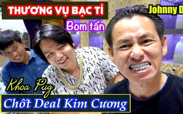 Dễ dàng thấy, sau ồn ào nghỉ chơi với Khoa Pug, dù lượt xem YouTube cũng như cửa hàng của Johnny Đặng có bị ảnh hưởng phần nào, thế nhưng, danh tiếng của “ông vua kim hoàn” trên đất Mỹ vẫn không bị sụt giảm, người nổi tiếng vẫn đến tìm anh để đặt những đơn hàng khủng.