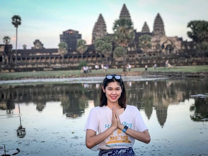 Võ sĩ 27 tuổi khoe vóc dáng bốc lửa khi đã là mẹ một con. Sorn Seavmey đã kết hôn và có một cô con gái gần 4 tuổi.