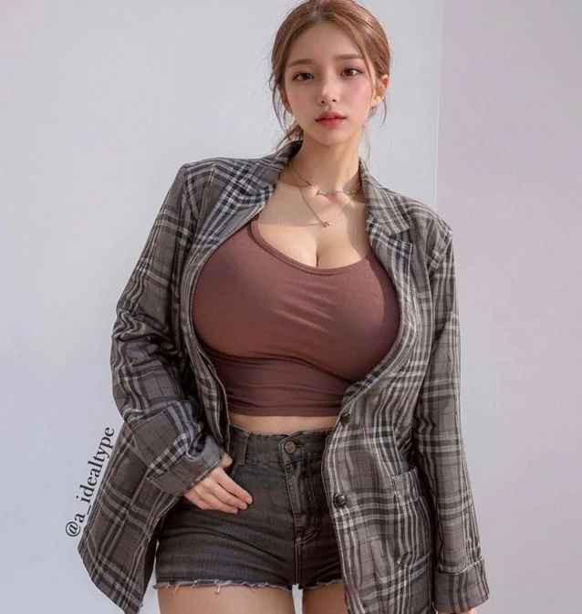 Để có được body đồng hồ cát siêu thực, Yua Lim tới phòng gym gần như mỗi ngày.