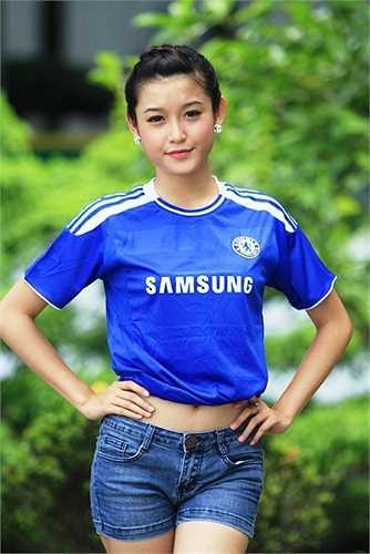 Thời gian gần đây, ngoài yêu thích bóng đá, Huyền My cũng bắt đầu tập luyện môn Golf và không ít những hình ảnh của nàng Á hậu trên sân Golf được chính cô nàng đăng tải trên trang cá nhân.