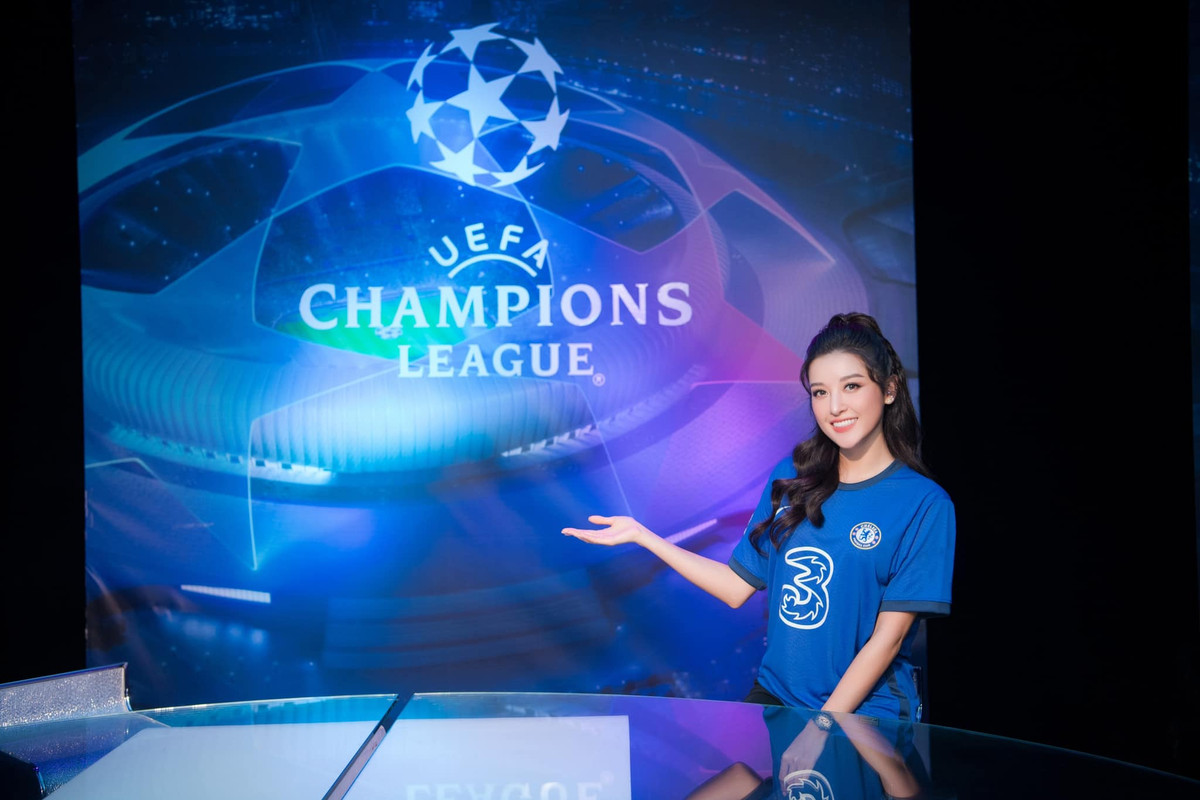 Không phải là một fan phong trào, Huyền My có kiến thức khá tốt về thể thao và đặc biệt là hiểu về đội bóng mình yêu thích.