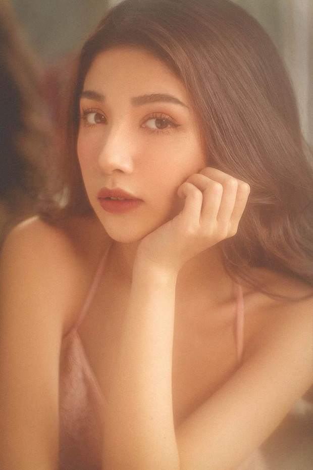 Nhận xét về nhan sắc, dân mạng cho biết Diễm Quỳnh cũng sở hữu nhan sắc xinh đẹp chẳng nhân vật ở tập mở màn gameshow hẹn hò "Người ấy là ai" mùa 3.