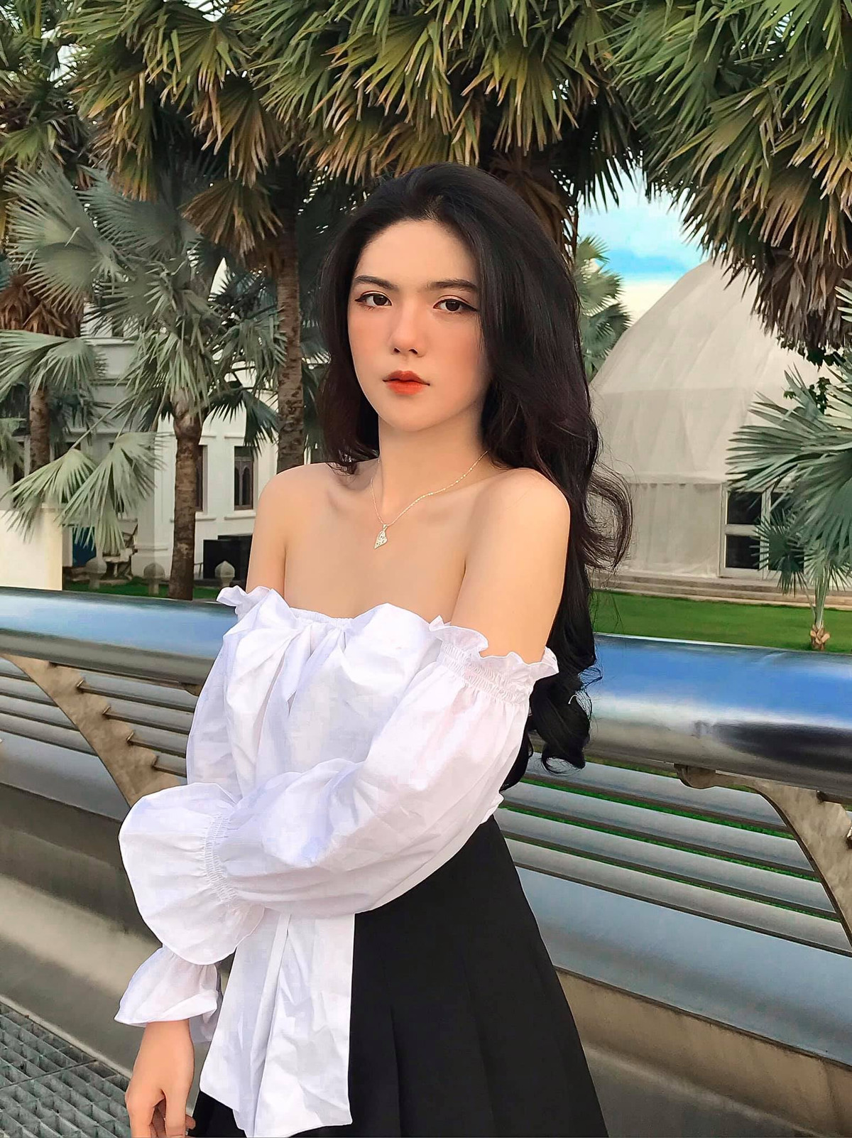 MXH Instagram dần dần trở thành vùng đất của các hot girl khi loạt gái xinh xuất hiện ngày một nhiều. Điển hình mới nhất như cô nàng Nguyễn Hồng Khanh sinh năm 2003 đến từ TP HCM.