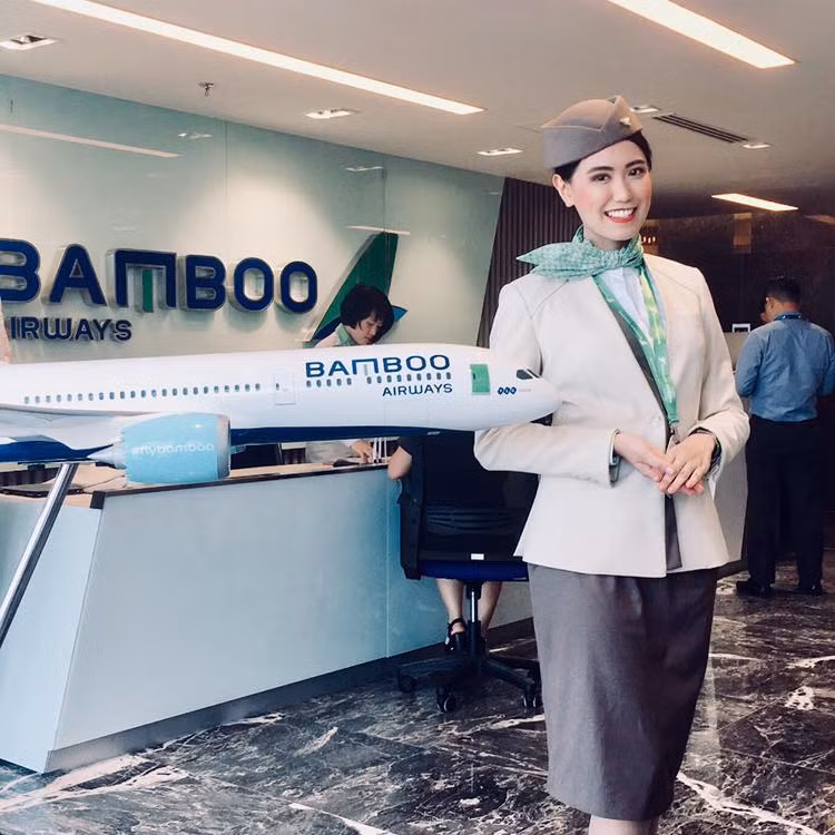 Tinh bột và nước ngọt là 2 thành phần dinh dưỡng có nhiều calo và khiến da lão hóa nhanh chóng. Vì thế, để giảm cân trong thời gian ngắn, Wendy Thùy Nguyễn phải cắt giảm lượng calo tối đa nhất.