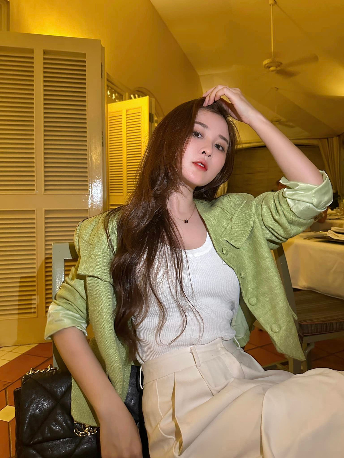 Chứng kiến những hình ảnh mới của Ribi, nhiều dân mạng cho rằng, hot girl Gia Lai đã chính thức bước ra khỏi vùng an toàn