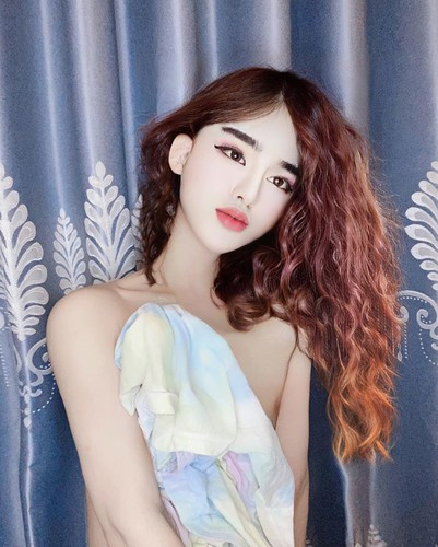 Thảm họa Trần Đức Bo sinh năm 1999, hiện đang sinh sống tại Đà Nẵng, anh chàng nổi lên TikTok với cái tên "thảm hoạ Tik Tok" vì nhiều video lố lăng, phản cảm, giả gái, khoe vòng 3... Năm 2020, Trần Đức Bo còn từng gây sốc khi quyết định tham gia Hoa hậu Chuyển giới Việt Nam 2020.