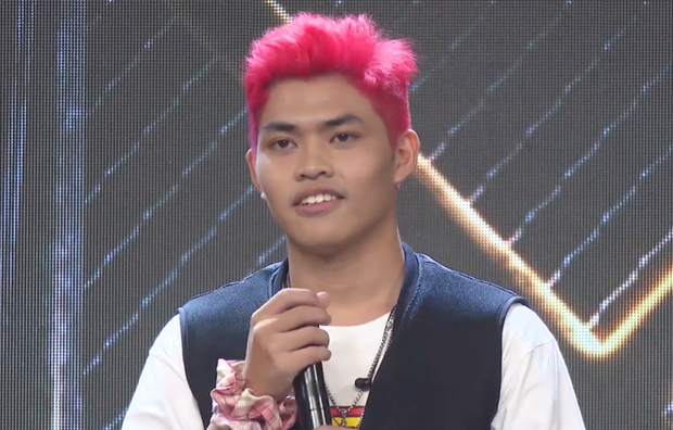 Lần đầu tiên người ta biết đến cái tên Tez (Nguyễn Đình Dương) là ở Rap Việt. Sau đó, loạt drama của chàng rapper với cô người yêu tên D.N cũng bắt đầu lên sóng từ tháng 9. Đây là khoảng thời gian mà chàng trai gốc Hà Nội ghi hình xong vòng 3.