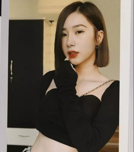 Bên dưới là hàng loạt bình luận chụp màn hình chuyển khoản lì xì cho Tiểu Hý.