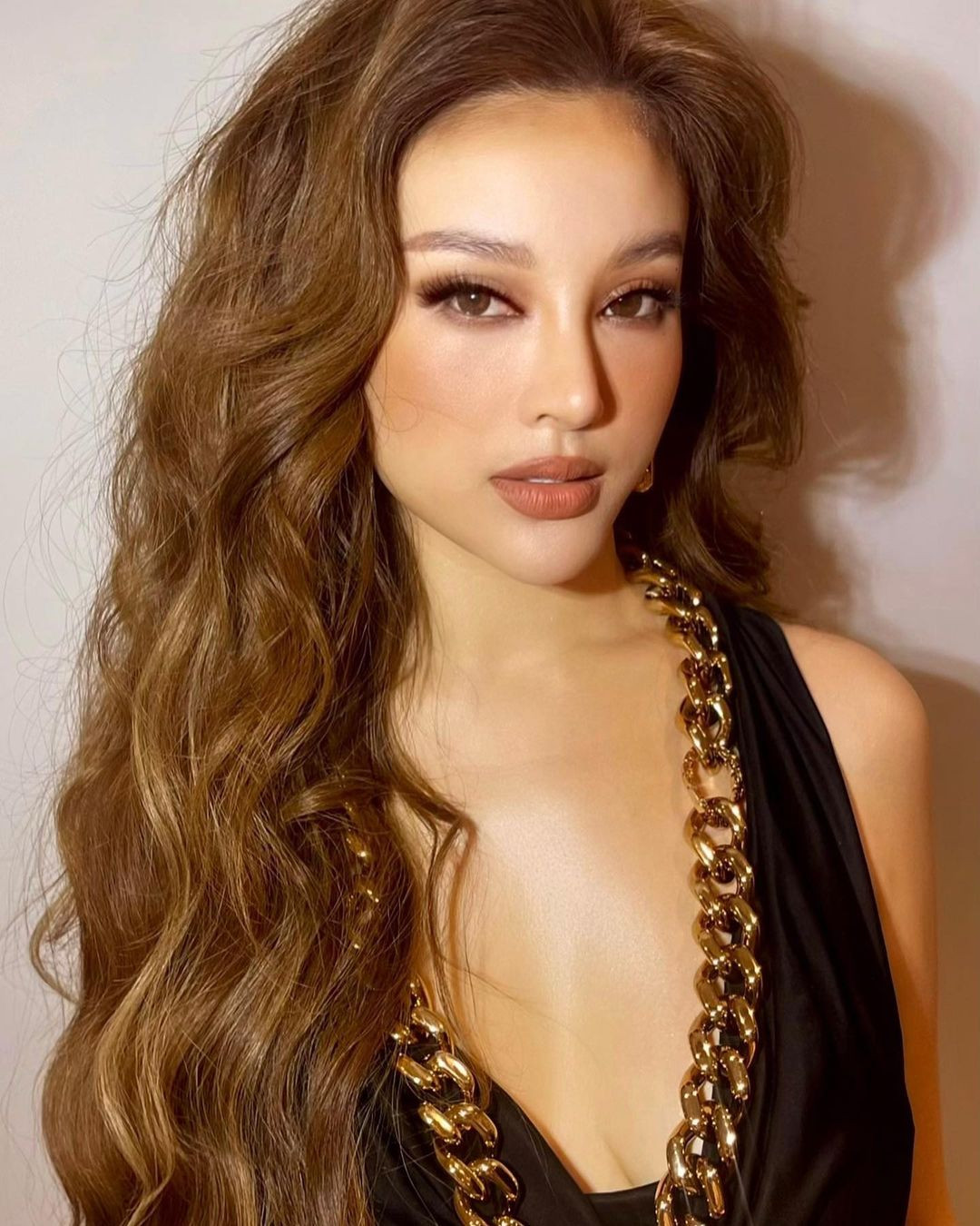 Hiện tại, Huyền Baby tập trung kinh doanh. Không chỉ xinh đẹp, cô còn được ngưỡng mộ bởi cuộc sống hạnh phúc, giàu sang.